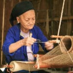 Frangipanier artisanat du chanvre et batik indigo dans une ethnie H'mong du Vietnam 14