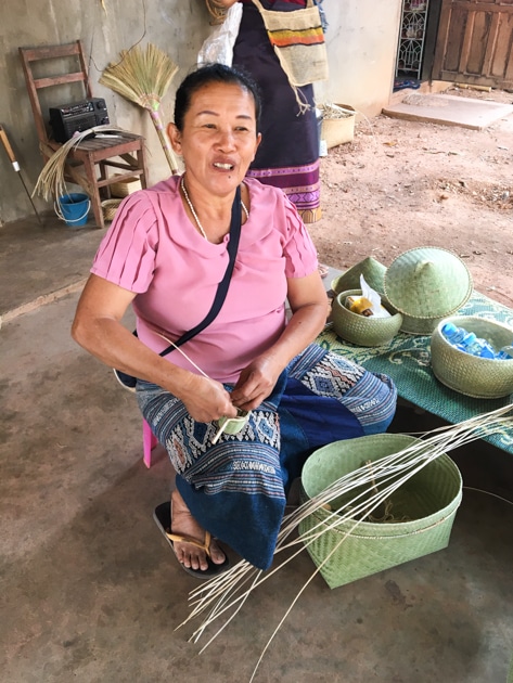 Frangipanier visite village du bambou au Laos - artisanat équitable et authentique - 2